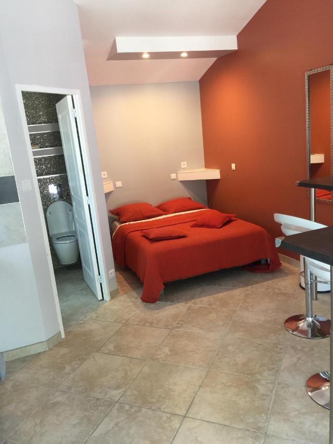 Appartamento Dépendance individuelle Nans-les-Pins Esterno foto
